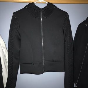 Alo women’s jacket size Small in black.